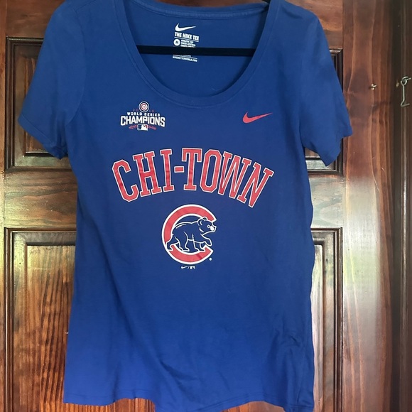 Nike Women's Blue Cubs Chi-Town T-Shirt - Picture 1 of 3